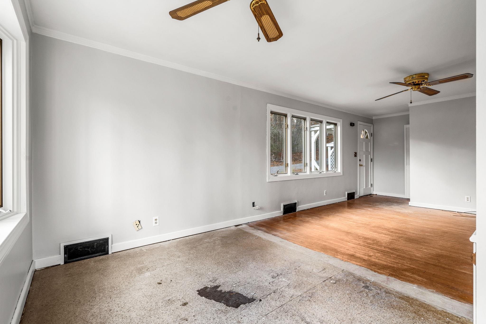 Pelham, New Hampshire, 03076, United States, 3 Bedrooms Bedrooms, ,1 BathroomBathrooms,Residential,For Sale,1991276