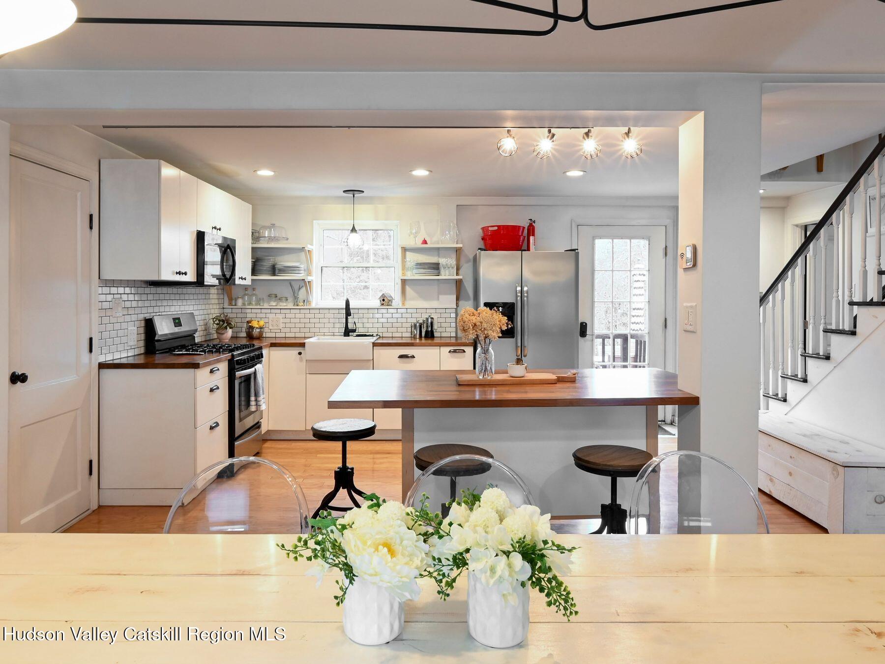 Hunter, New York, 12442, United States, 4 Bedrooms Bedrooms, ,3 BathroomsBathrooms,Residential,For Sale,1874055