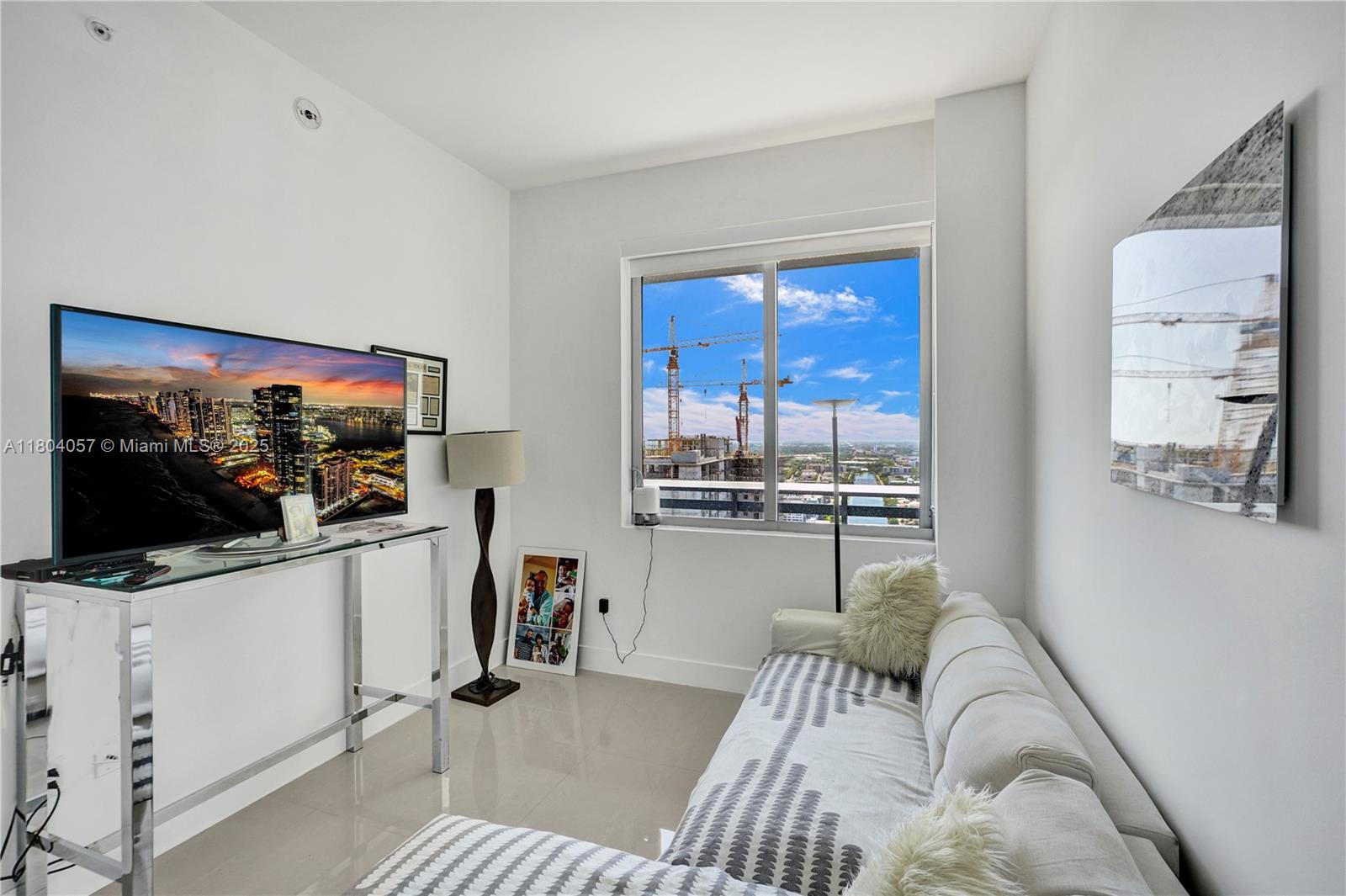 North Miami Beach, Florida, 33160, United States, 2 Bedrooms Bedrooms, ,2 BathroomsBathrooms,Residential,For Sale,1826638