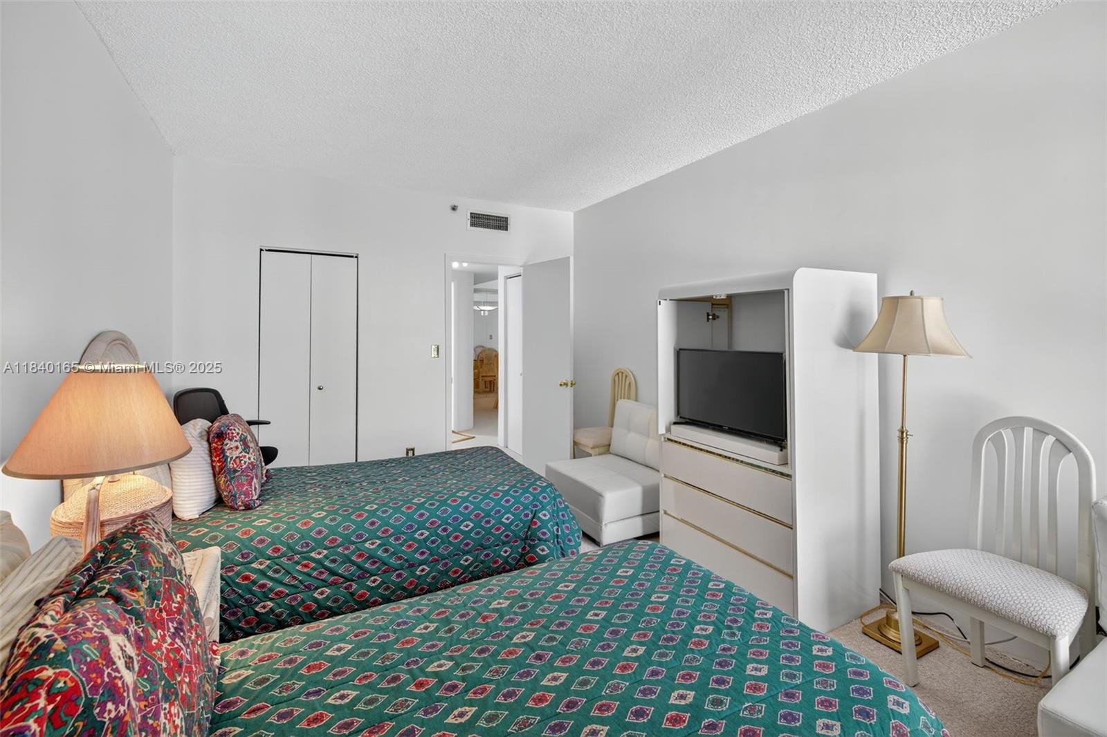 Aventura, Florida, 33180, United States, 2 Bedrooms Bedrooms, ,2 BathroomsBathrooms,Residential,For Sale,1897536