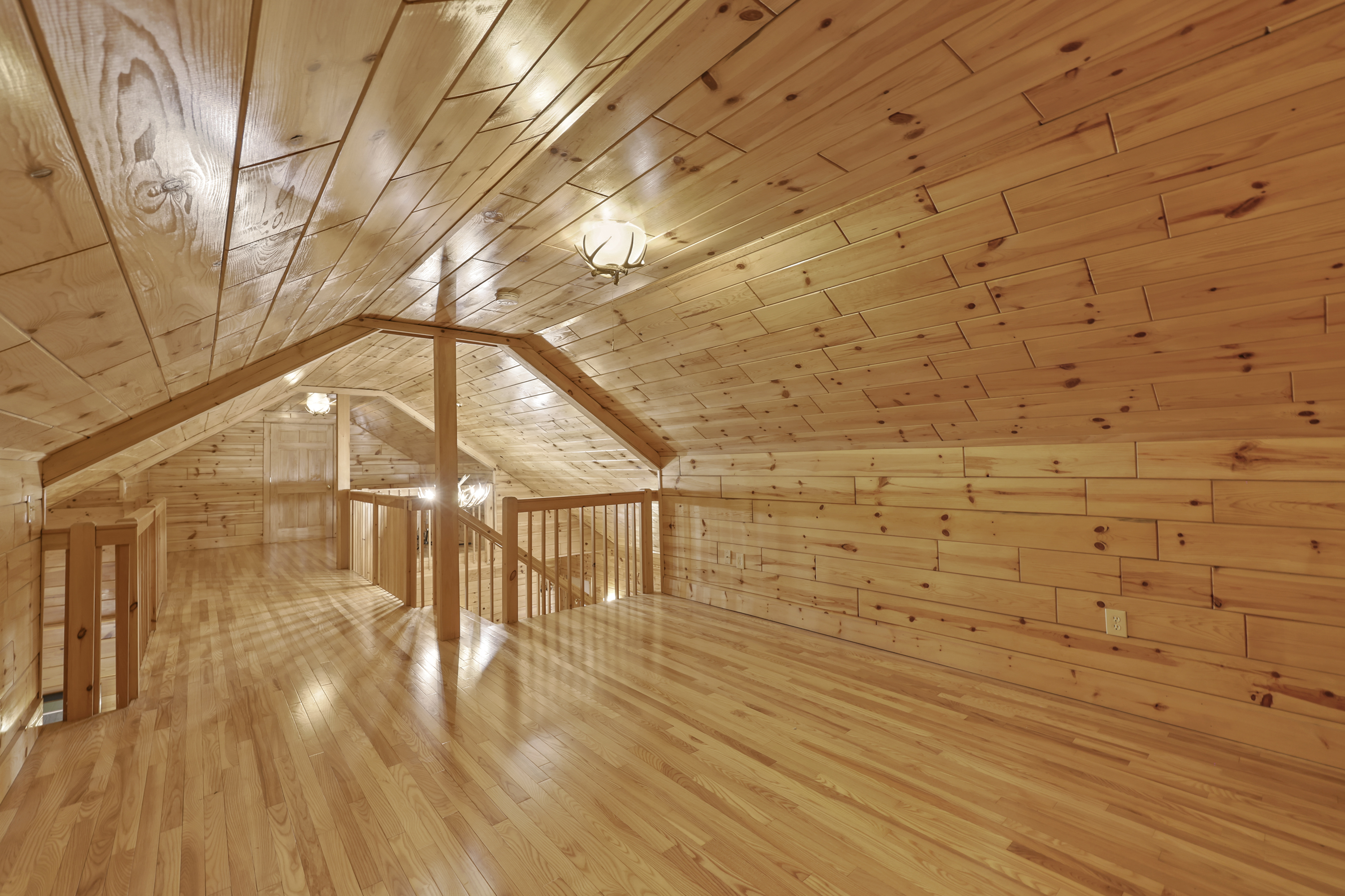  Berkshires Log Home Retreat with Wildlife Pond & Guest Apartment - 物件實景