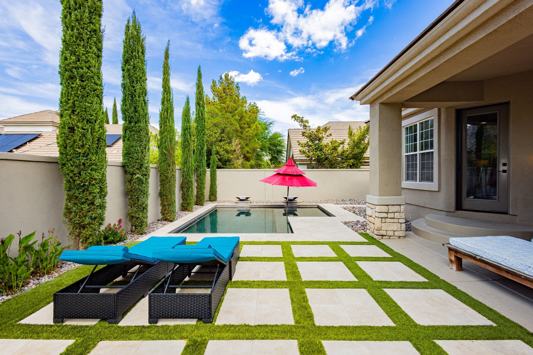  Queensridge single story Home with Backyard Oasis - 物件實景