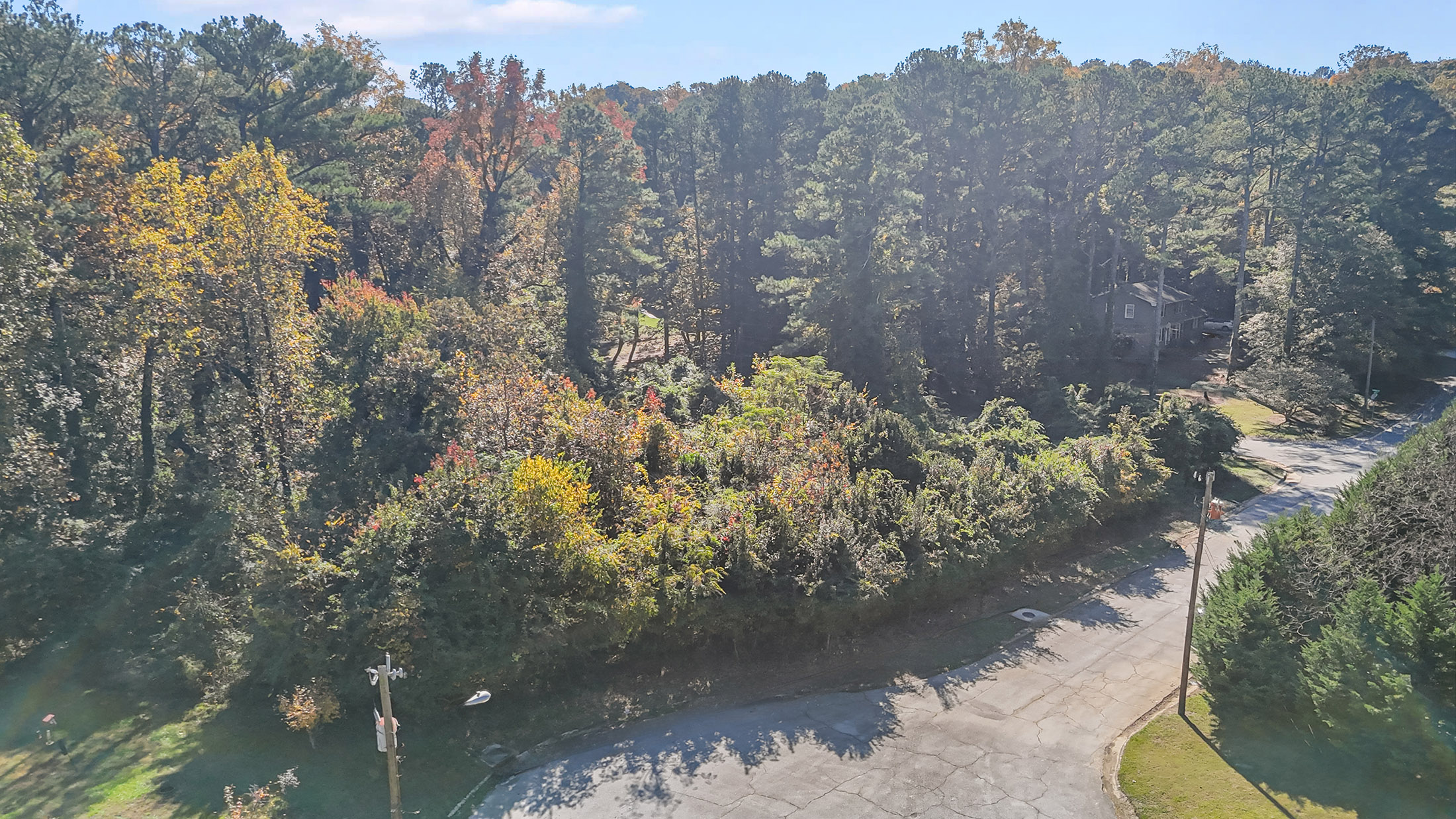  Ideal Lot for Custom Home Surrounded by Mature Trees and Lush Landscaping - 物件實景