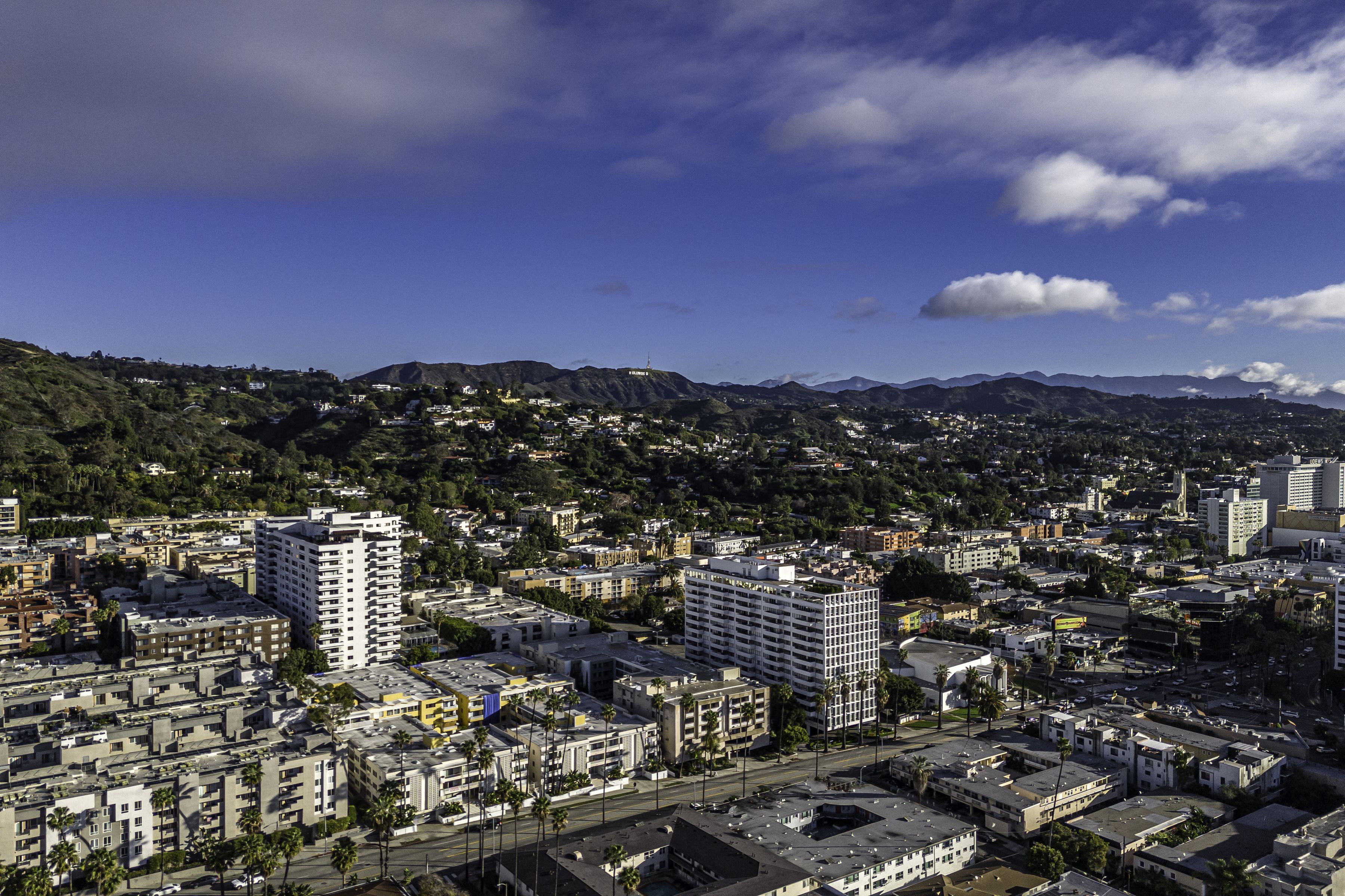  7320 Hawthorn Ave - 物件實景