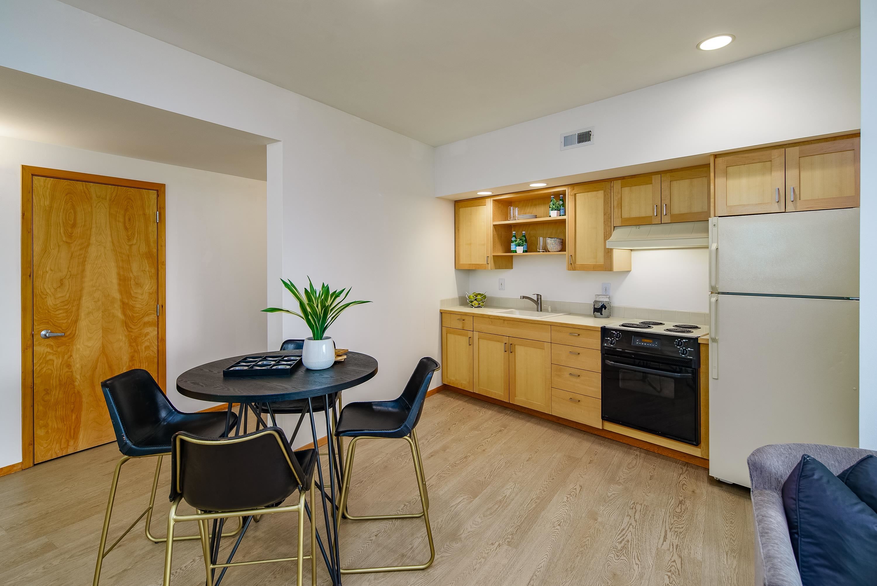 Spokane, Washington, 99223, United States, 4 Bedrooms Bedrooms, ,4 BathroomsBathrooms,Residential,For Sale,2002514