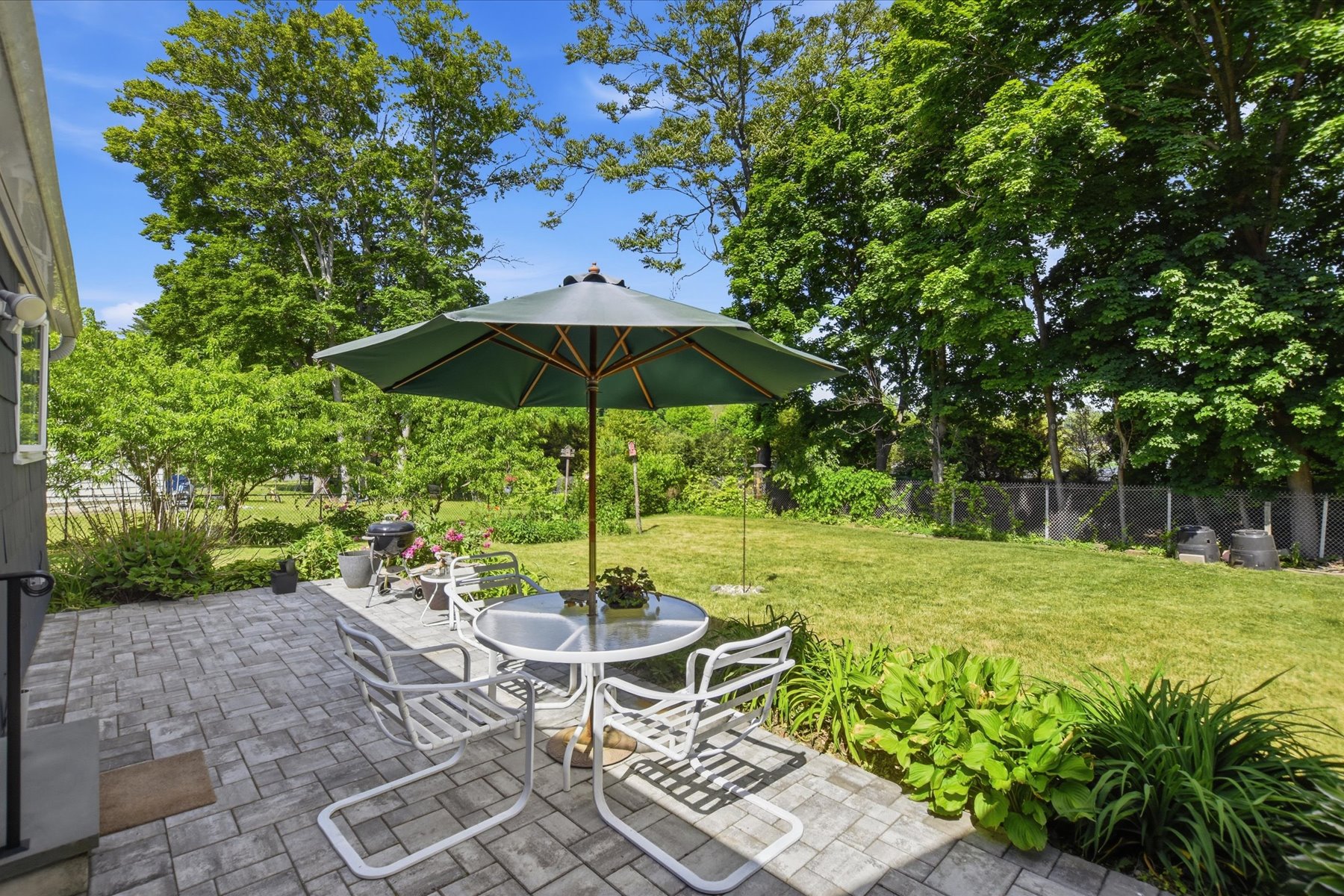  ?Shadylawn? Neighborhood Cape Cod Home With a Flowing Floorplan - 物件實景