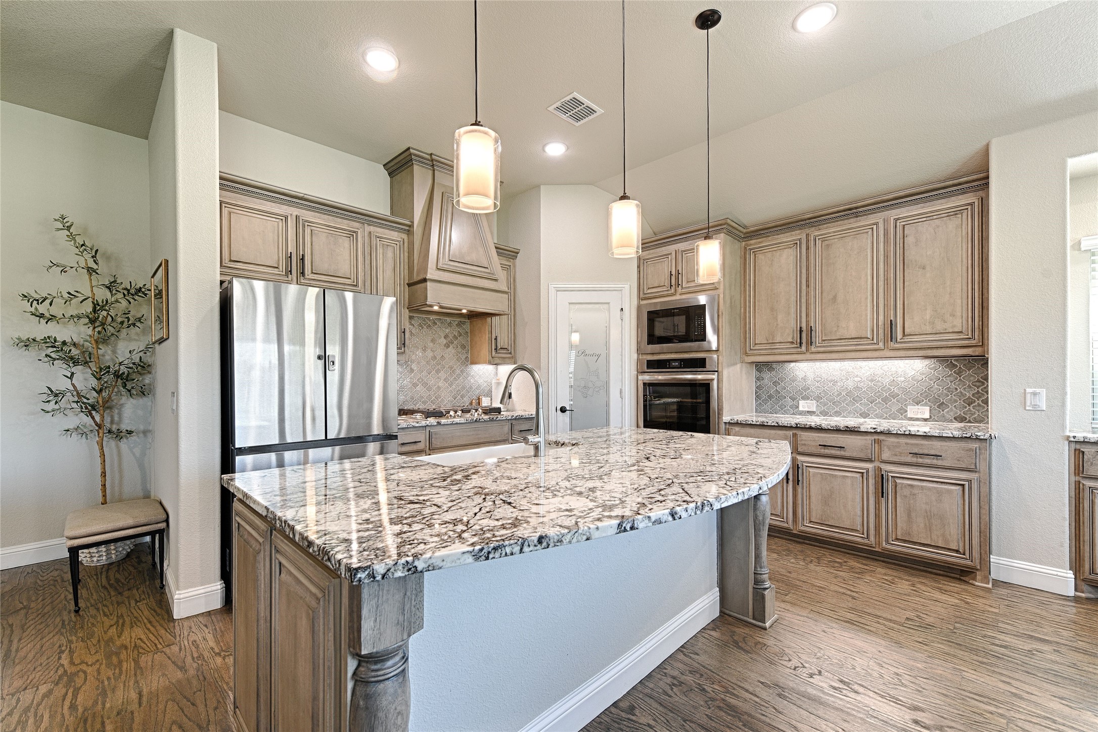 Burleson, Texas, 76028, United States, 4 Bedrooms Bedrooms, ,3 BathroomsBathrooms,Residential,For Sale,1954852