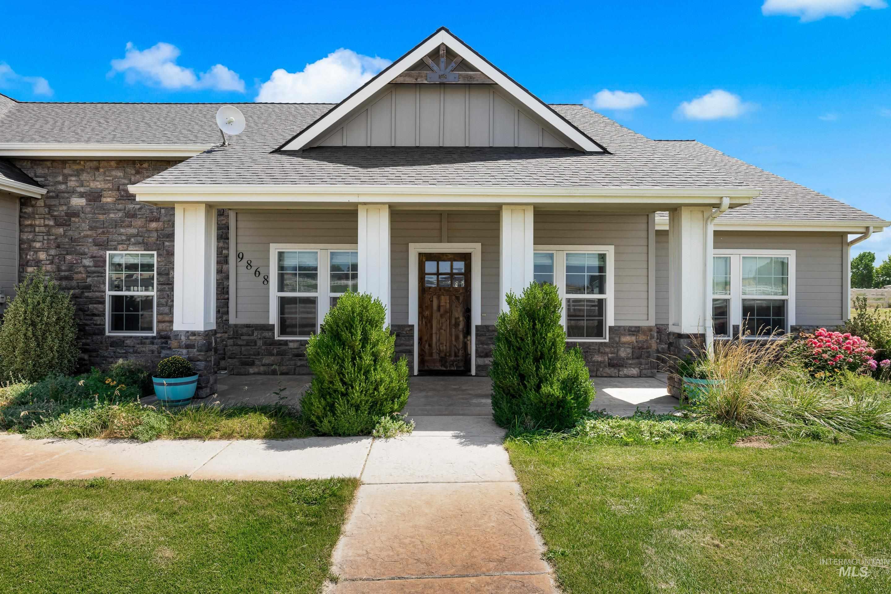 Nampa, Idaho, 83686, United States, 5 Bedrooms Bedrooms, ,Residential,For Sale,1989530