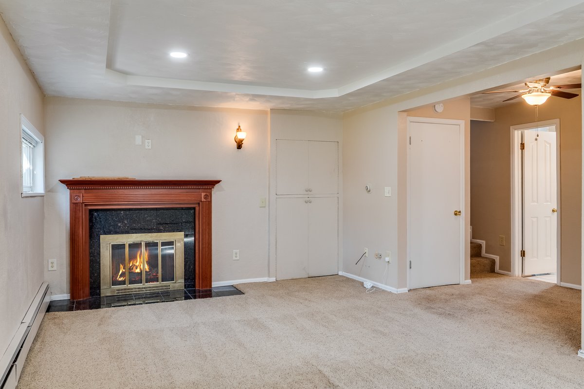 Cheyenne, Wyoming, 82009, United States, 3 Bedrooms Bedrooms, ,2 BathroomsBathrooms,Residential,For Sale,1976817