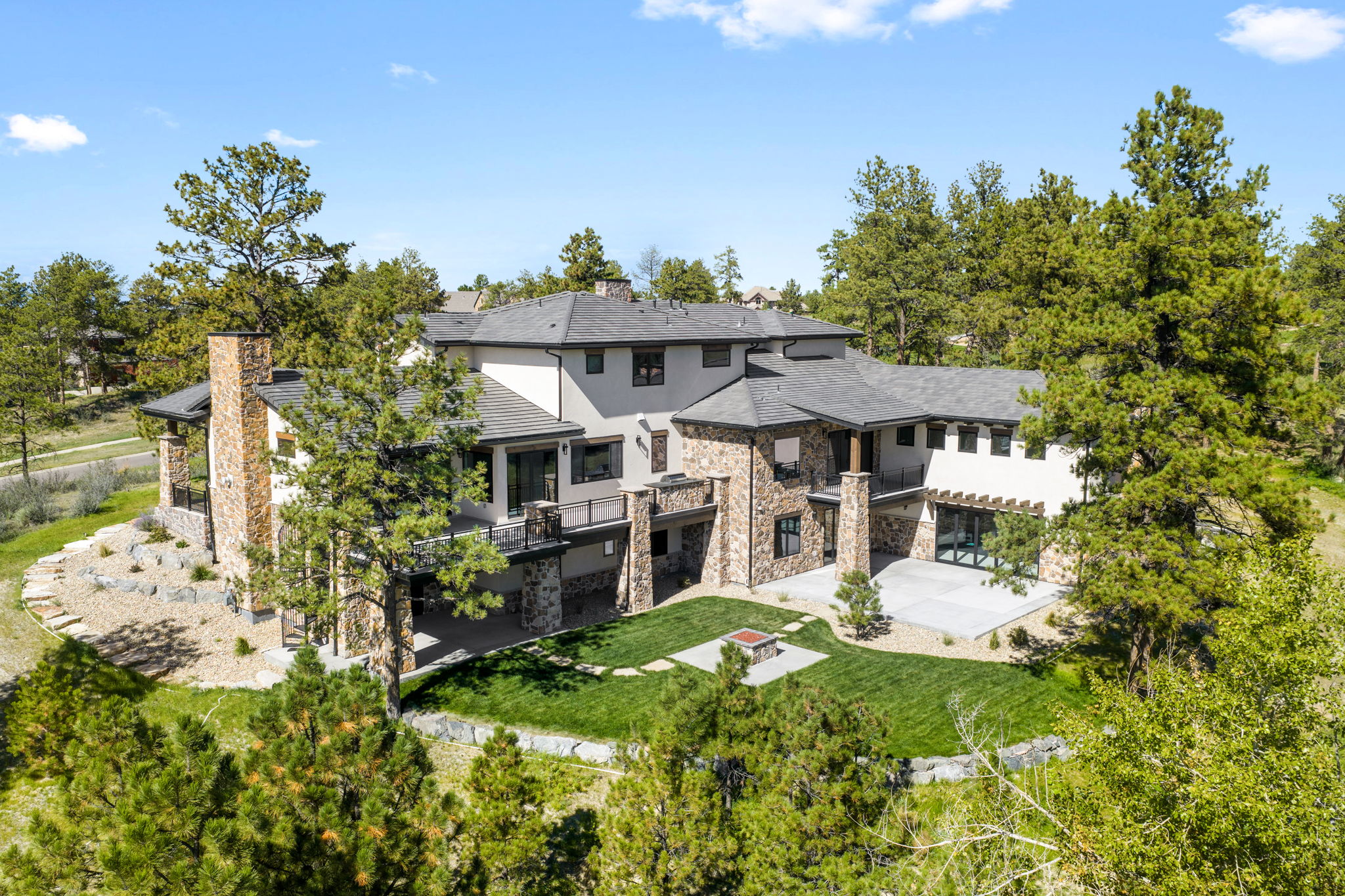  JUST FINISHED THIS YEAR Beautiful mountain estate- 10,521 finished square feet - 物件實景