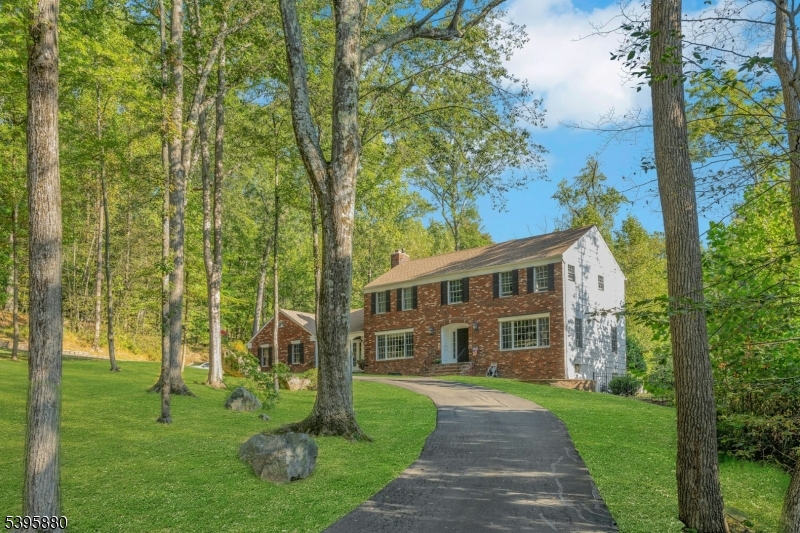 Morris Twp., New Jersey, 07960, United States, 4 Bedrooms Bedrooms, ,4 BathroomsBathrooms,Residential,For Sale,1989461