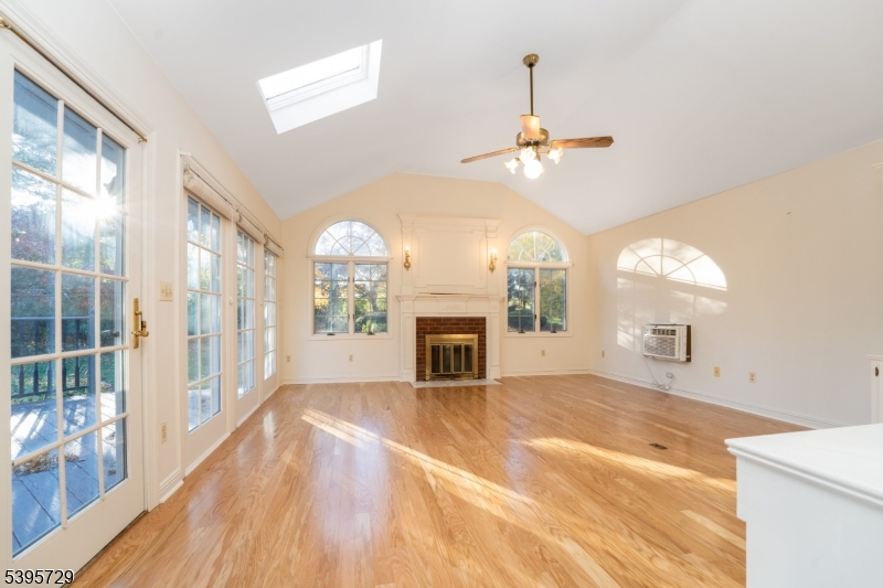 Readington Twp., New Jersey, 08822, United States, 4 Bedrooms Bedrooms, ,2 BathroomsBathrooms,Residential,For Sale,1989694