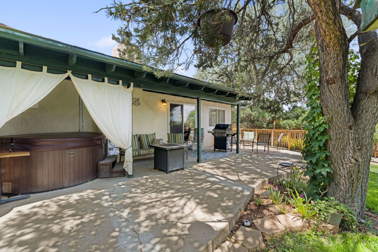 White Rock, New Mexico, 87547, United States, 4 Bedrooms Bedrooms, ,3 BathroomsBathrooms,Residential,For Sale,1906600