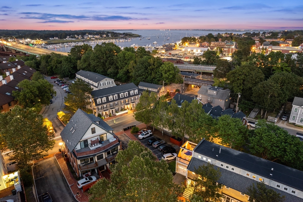 Newburyport, Massachusetts, 01950, United States, 3 Bedrooms Bedrooms, ,3 BathroomsBathrooms,Residential,For Sale,1918140