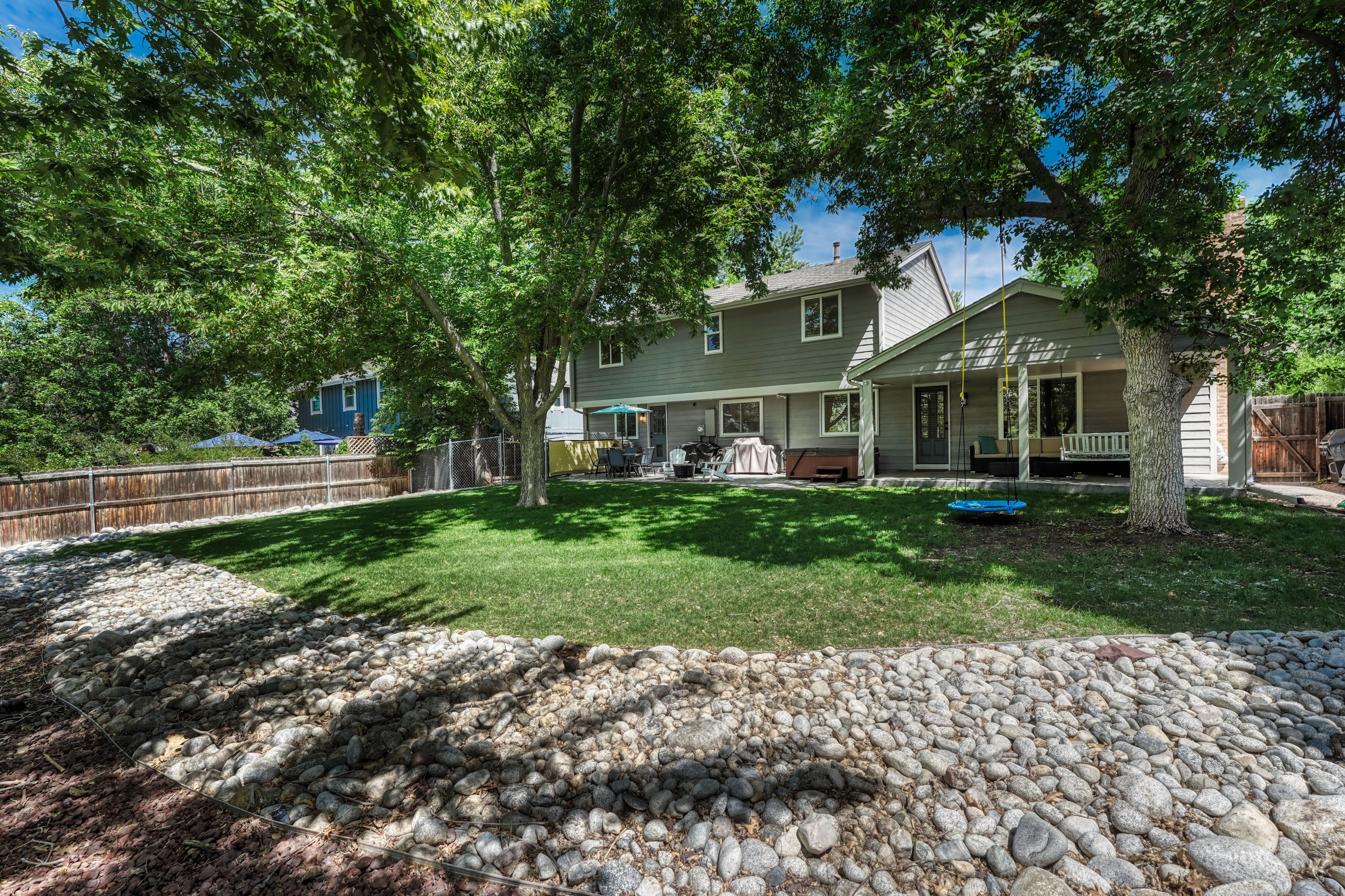  Home in the Coveted Knolls with a Pool and Tennis Courts - 物件實景