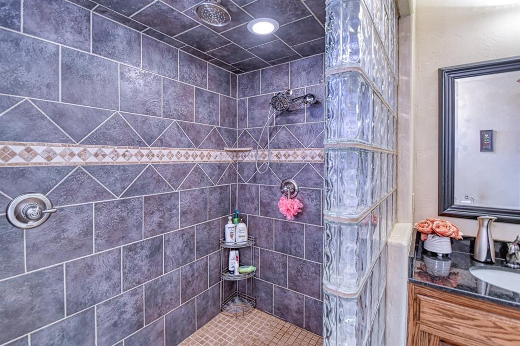 Chickasha, Oklahoma, 73018, United States, 4 Bedrooms Bedrooms, ,5 BathroomsBathrooms,Residential,For Sale,1921713