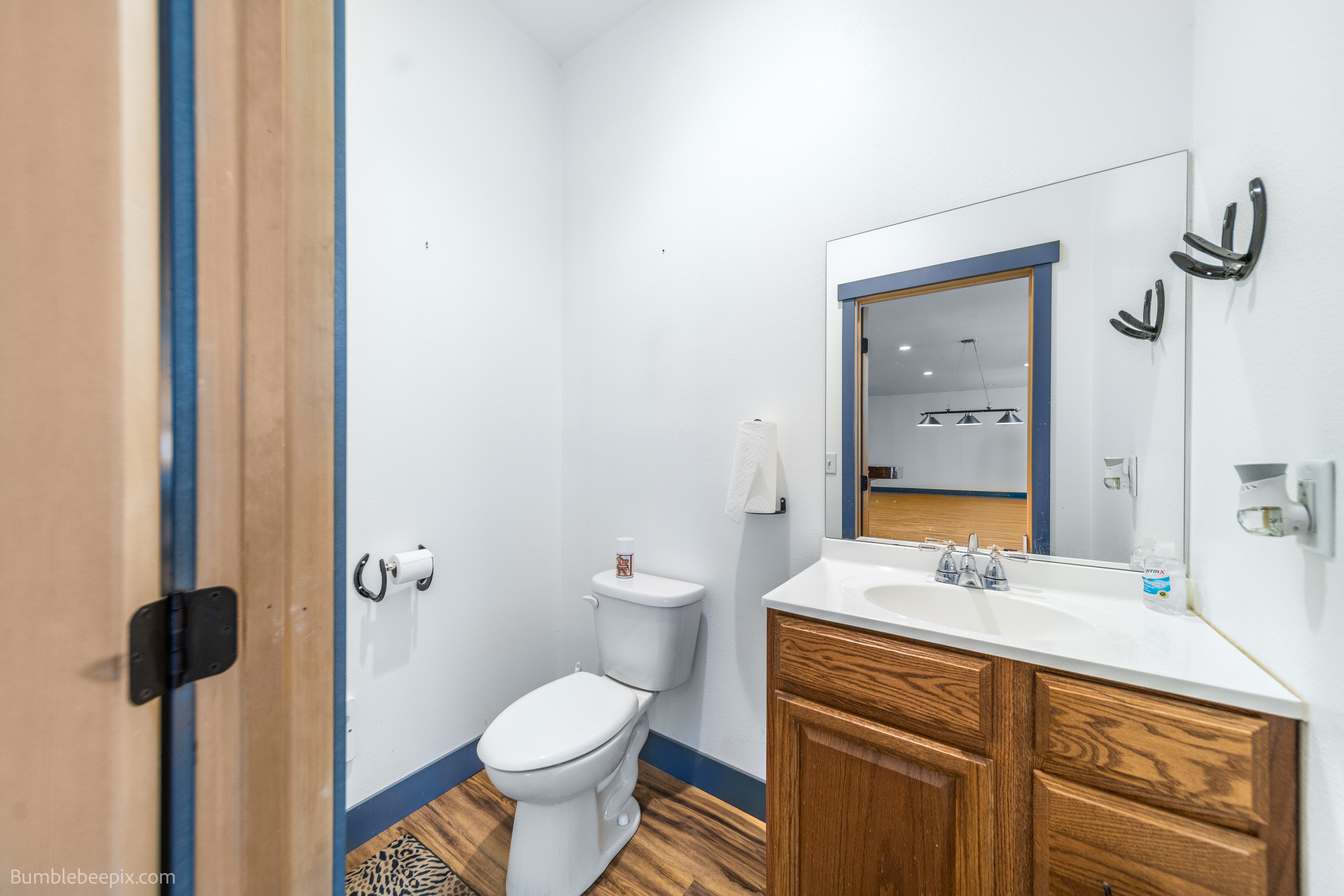 Cusick, Washington, 99119, United States, ,2 BathroomsBathrooms,Residential,For Sale,1978397