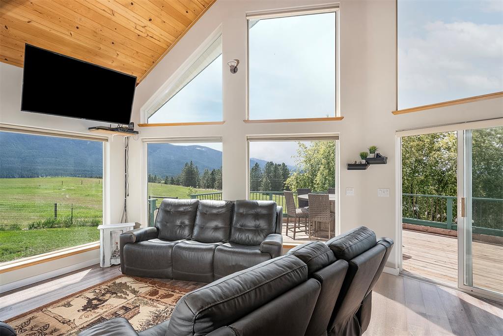 Polson, Montana, 59860, United States, 3 Bedrooms Bedrooms, ,3 BathroomsBathrooms,Residential,For Sale,1888121