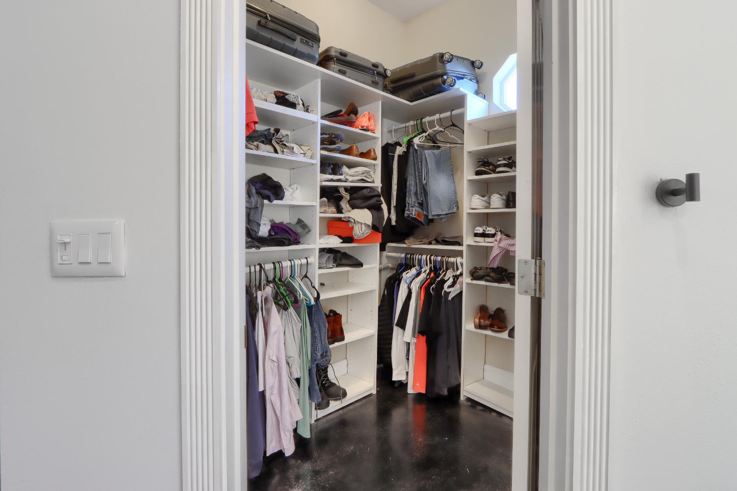 Ahwahnee, California, 93601, United States, 5 Bedrooms Bedrooms, ,4 BathroomsBathrooms,Residential,For Sale,1976799