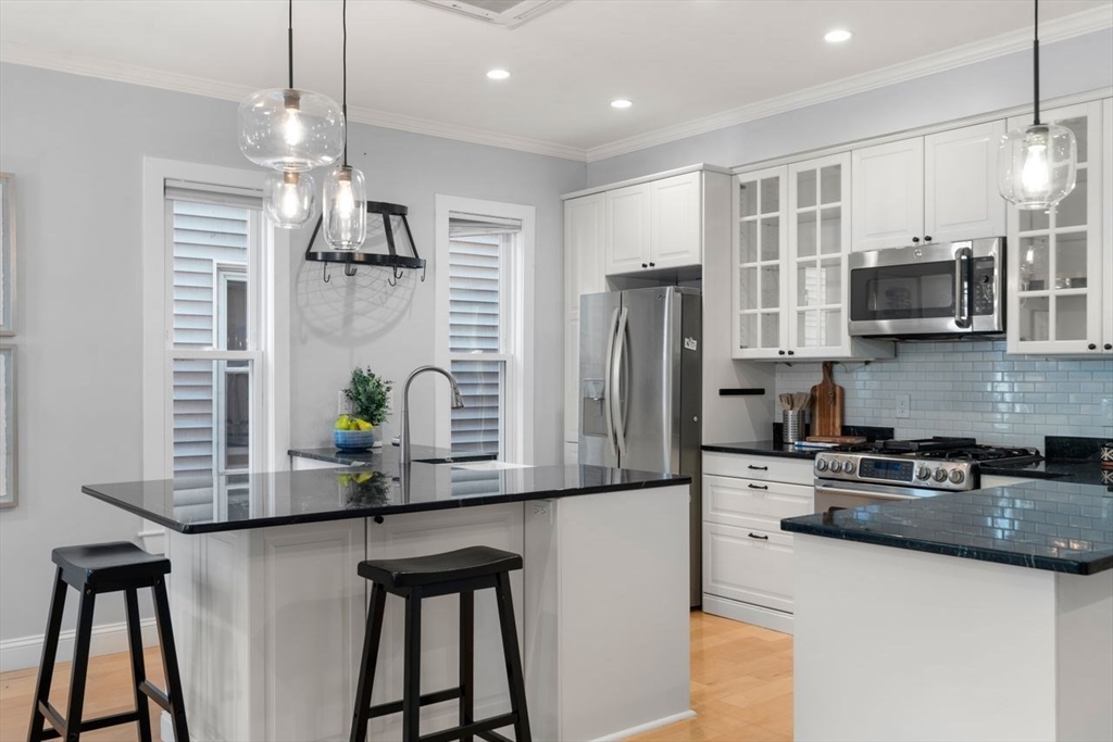 Cambridge, Massachusetts, 02139, United States, 5 Bedrooms Bedrooms, ,3 BathroomsBathrooms,Residential,For Sale,1939167