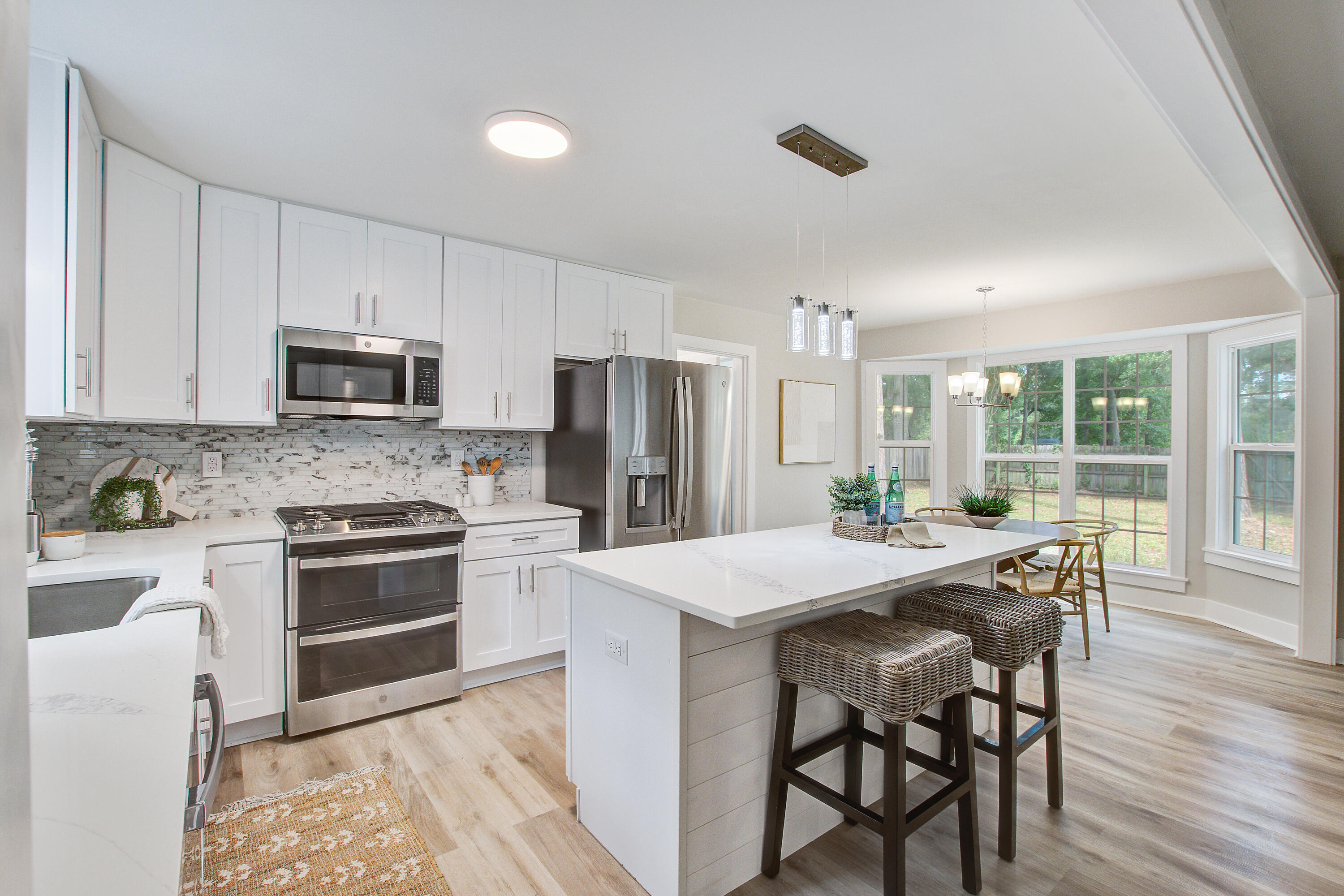 Summerville, South Carolina, 29485, United States, 6 Bedrooms Bedrooms, ,3 BathroomsBathrooms,Residential,For Sale,1950313