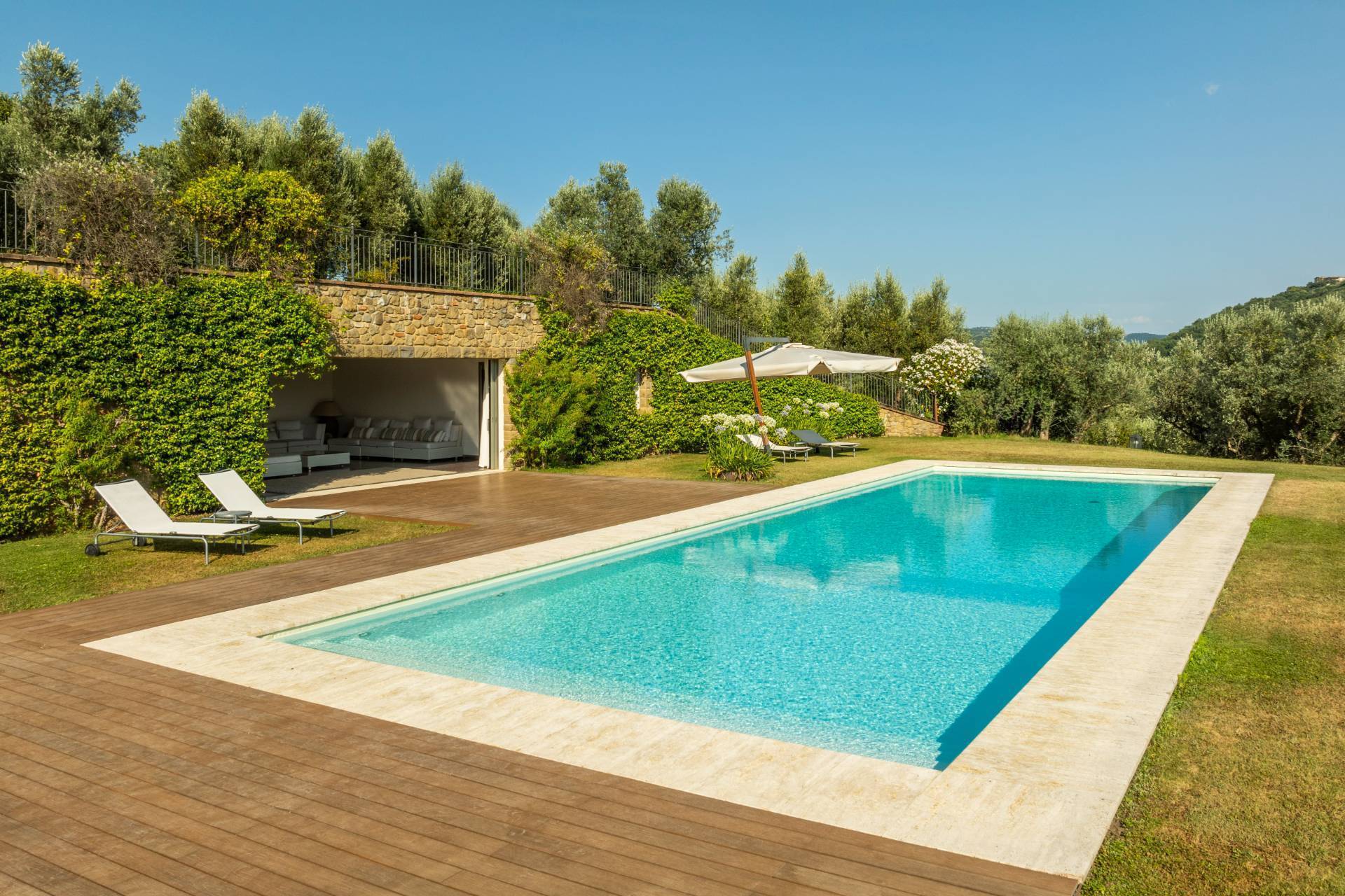Perugia, Perugia, 06100, IT, 4 Bedrooms Bedrooms, ,5 BathroomsBathrooms,Residential,For Sale,1730390