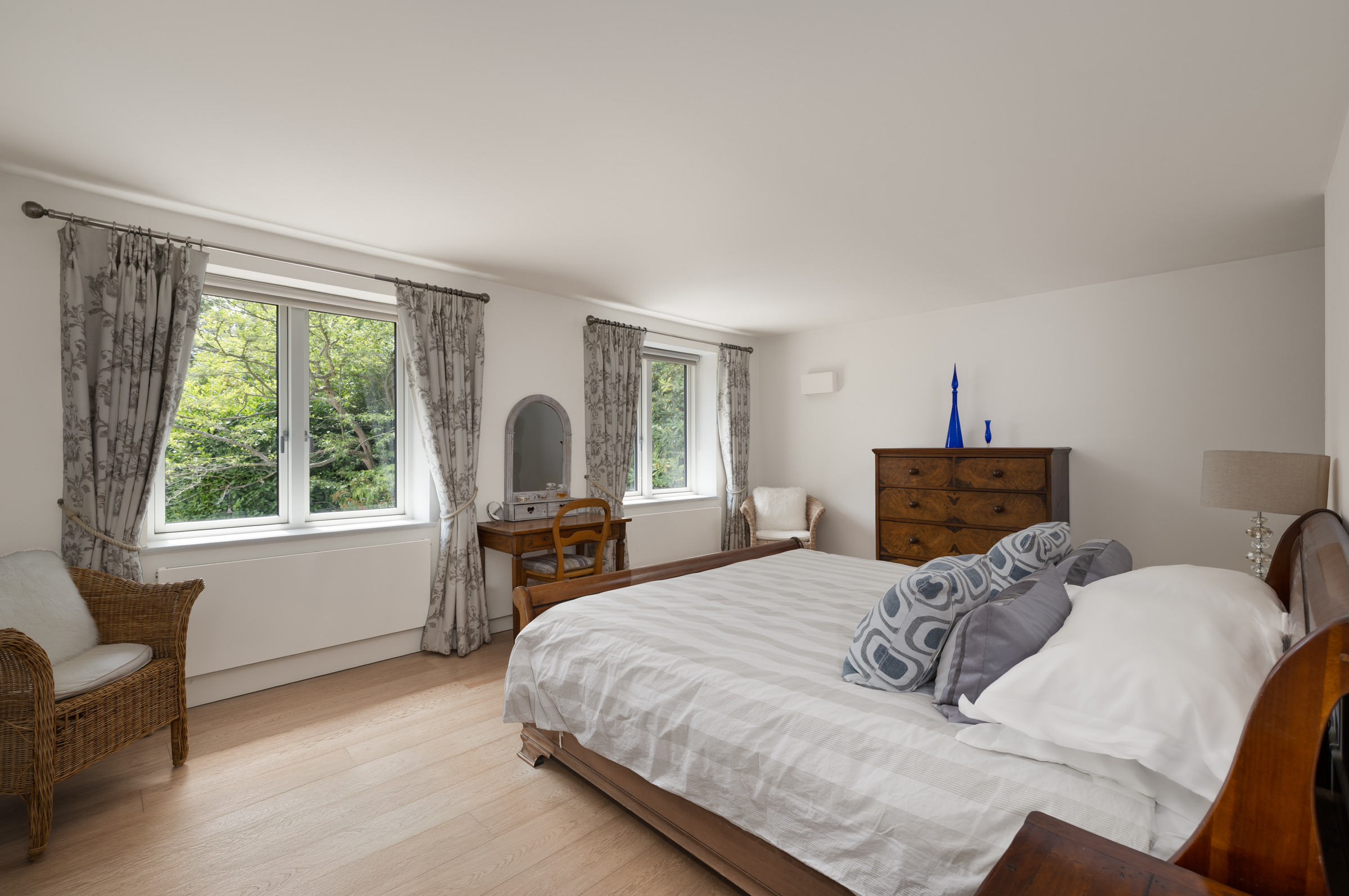 A detached modern six bedroom family house located on the private Coombe Estate - 物件實景