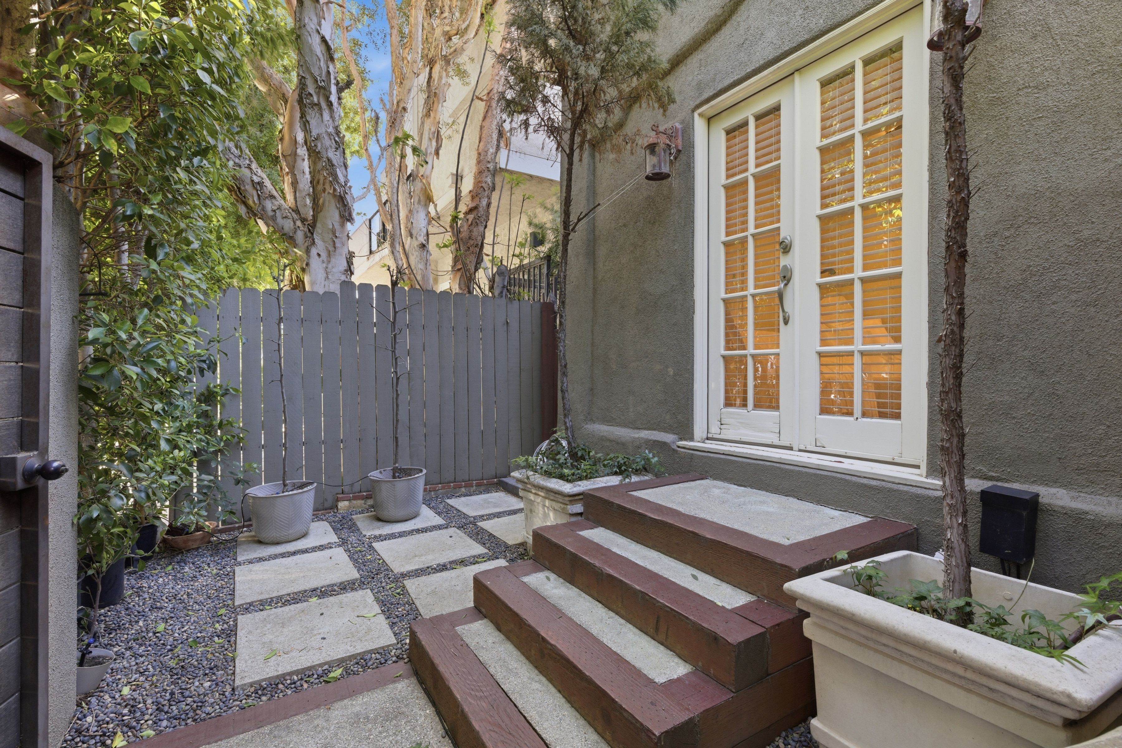  853-855 North Sweetzer Avenue - 物件實景