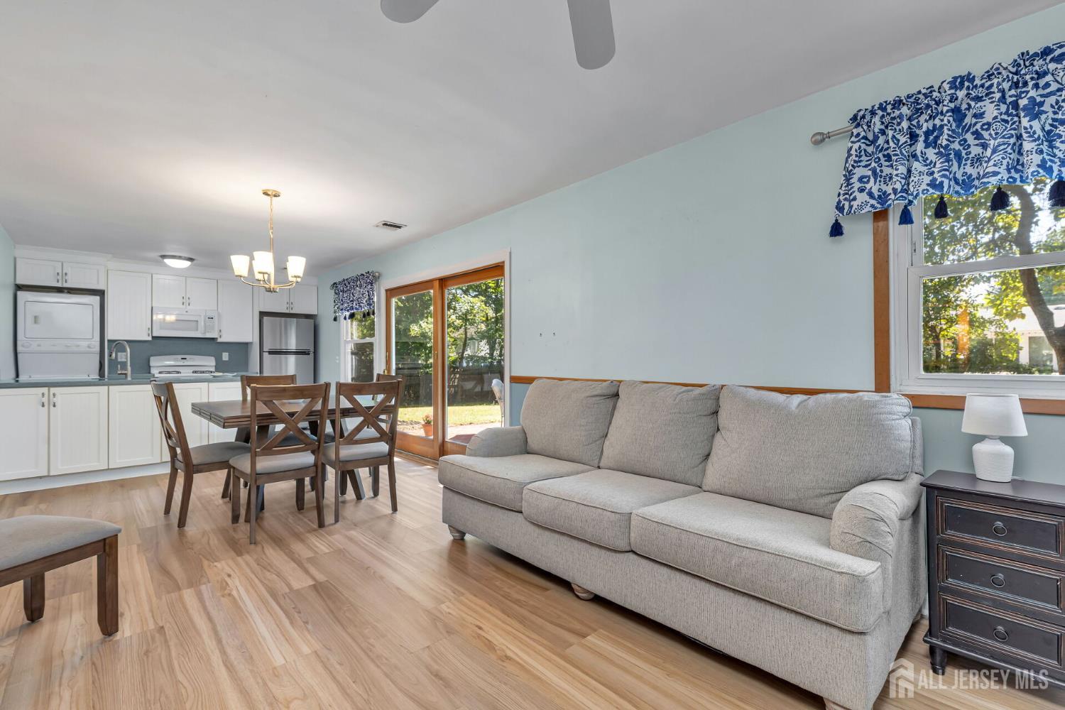 South Brunswick, New Jersey, 08824, United States, 3 Bedrooms Bedrooms, ,2 BathroomsBathrooms,Residential,For Sale,1941671