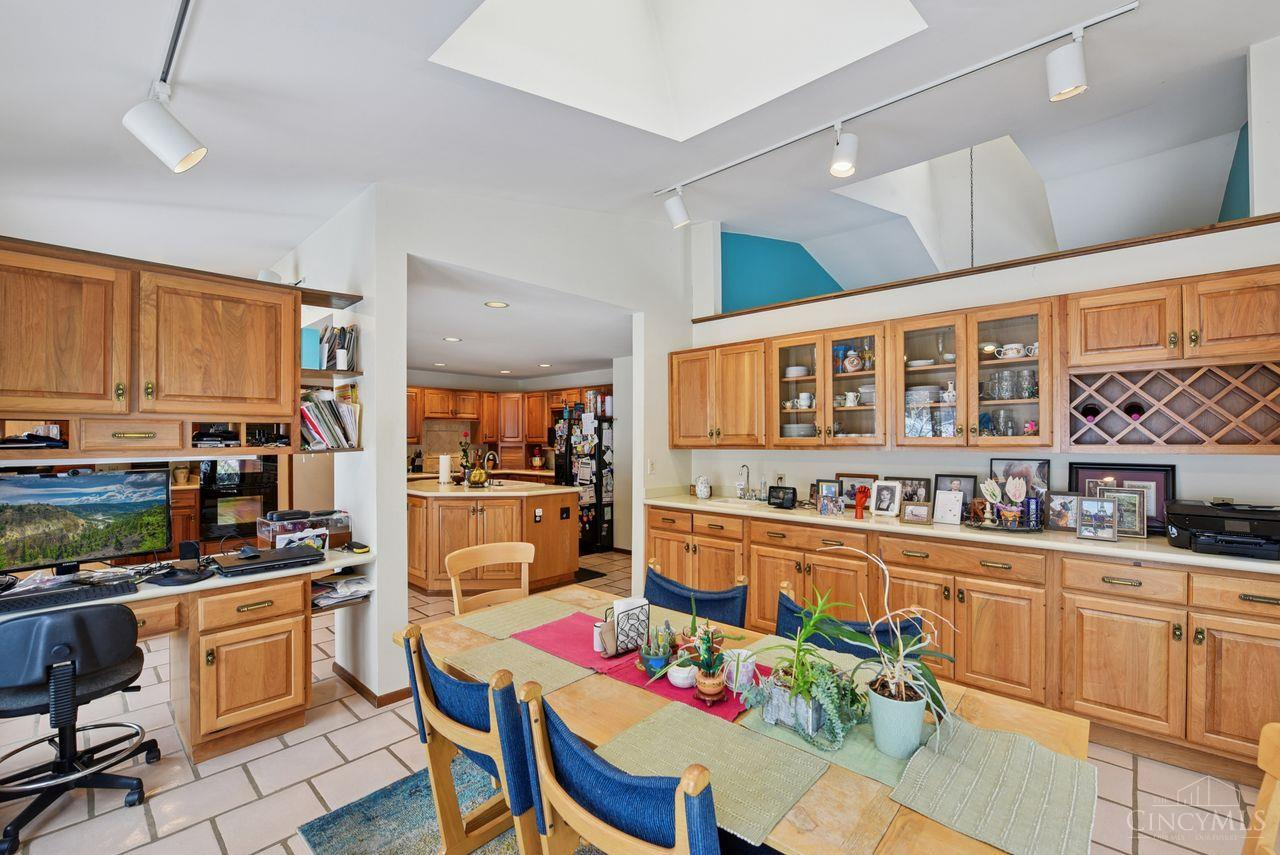 Anderson Twp, Ohio, 45255, United States, 4 Bedrooms Bedrooms, ,3 BathroomsBathrooms,Residential,For Sale,2001955