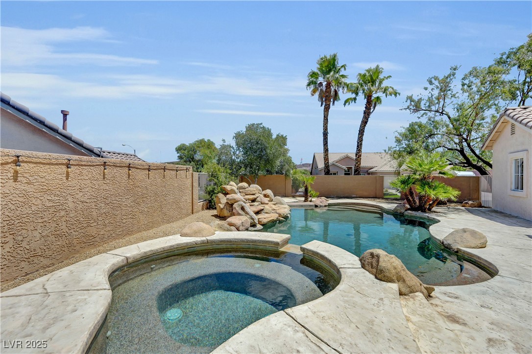 Henderson, Nevada, 89052, United States, 5 Bedrooms Bedrooms, ,2 BathroomsBathrooms,Residential,For Sale,1897207