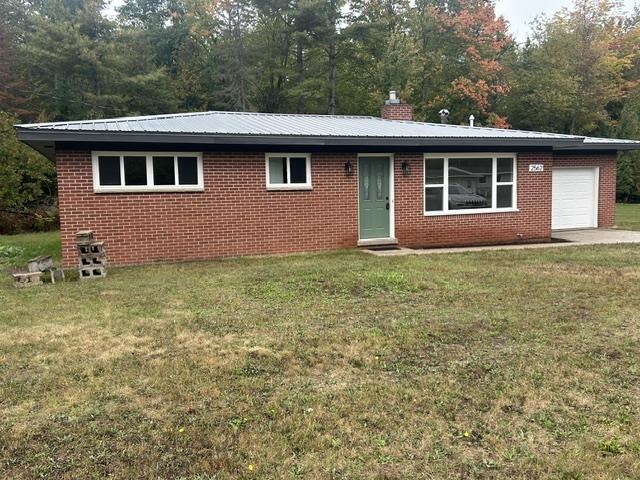 Pinewood Cir, Cheboygan, MI 49721