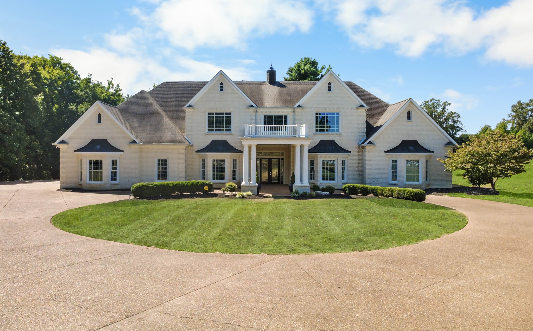 Clarksville, Tennessee, 37043, United States, 4 Bedrooms Bedrooms, ,4 BathroomsBathrooms,Residential,For Sale,1980790