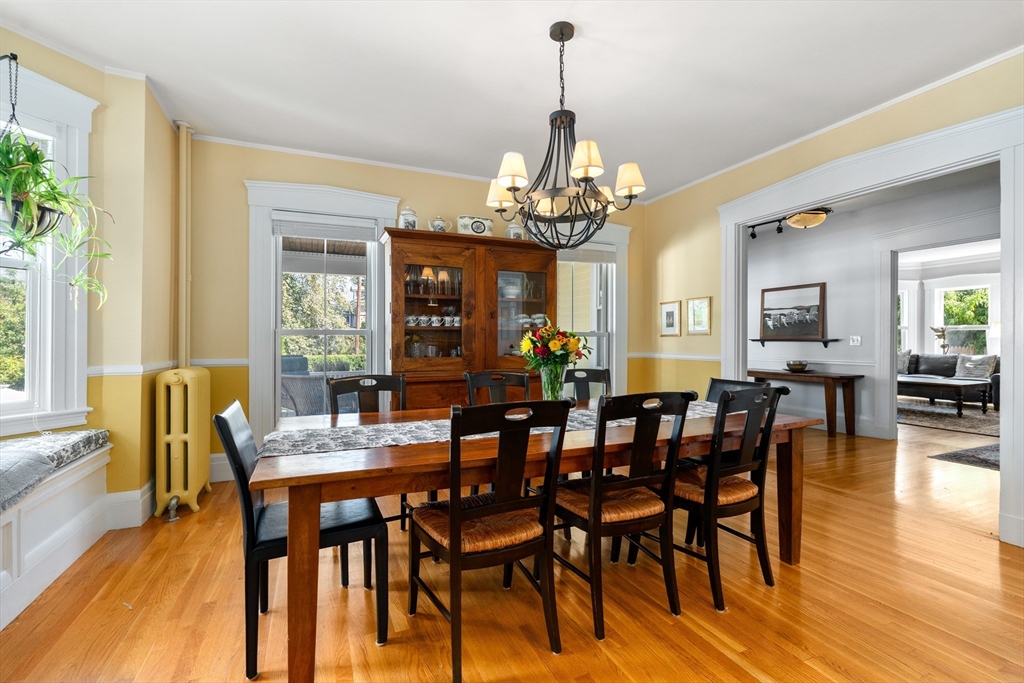 Newton, Massachusetts, 02458, United States, 5 Bedrooms Bedrooms, ,4 BathroomsBathrooms,Residential,For Sale,1941717