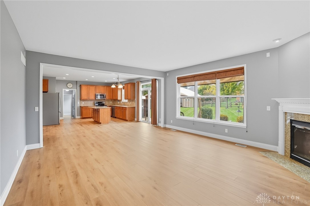 Clearcreek Twp, Ohio, 45458, United States, 4 Bedrooms Bedrooms, ,4 BathroomsBathrooms,Residential,For Sale,1966206