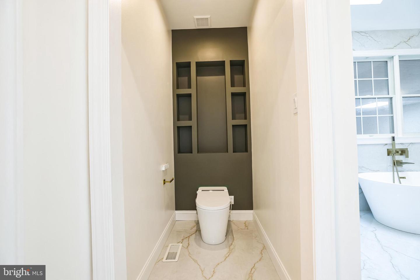 Doylestown, Pennsylvania, 18902, United States, 5 Bedrooms Bedrooms, ,4 BathroomsBathrooms,Residential,For Sale,1995567