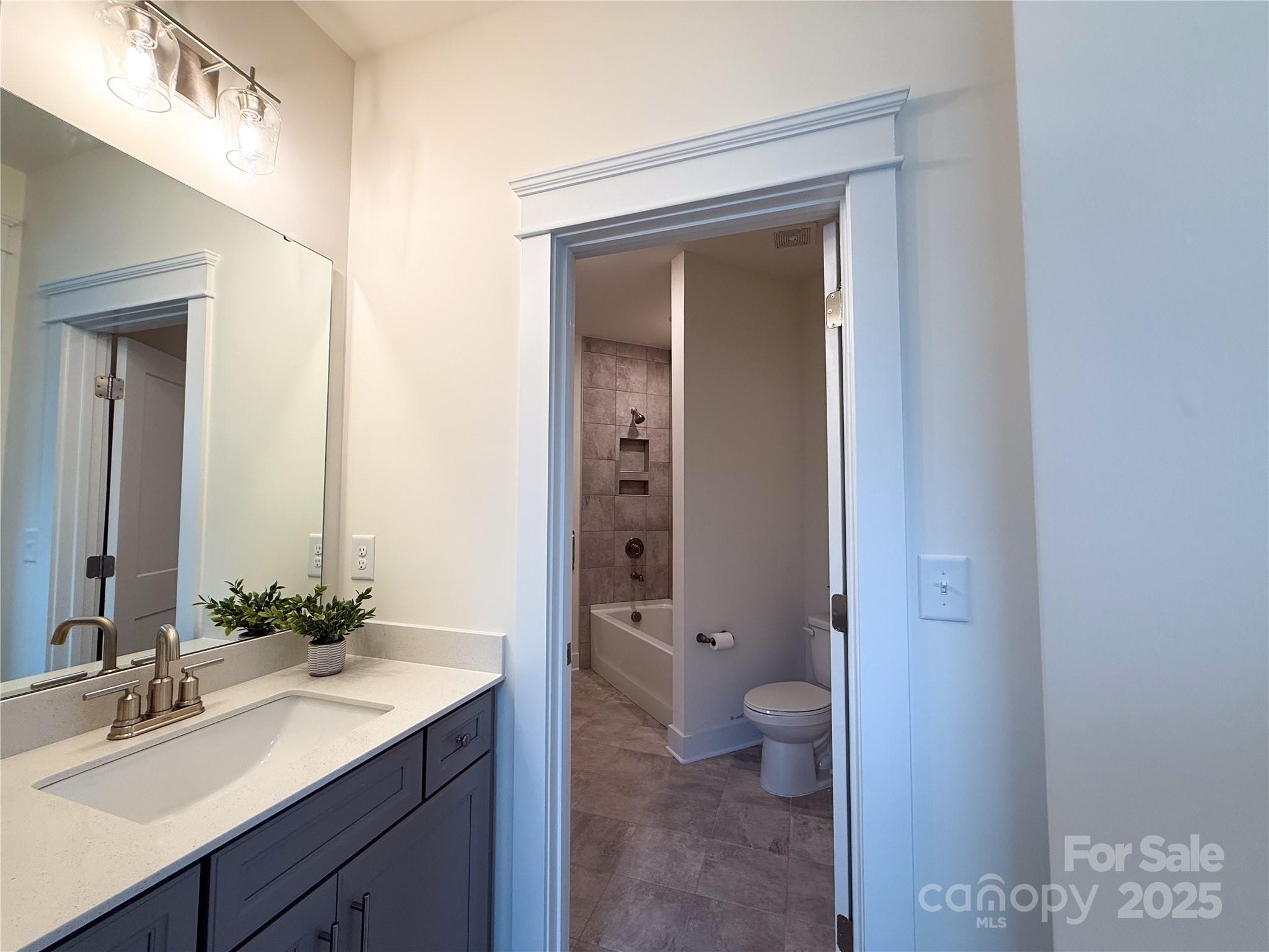 Huntersville, North Carolina, 28078, United States, 6 Bedrooms Bedrooms, ,5 BathroomsBathrooms,Residential,For Sale,1988370