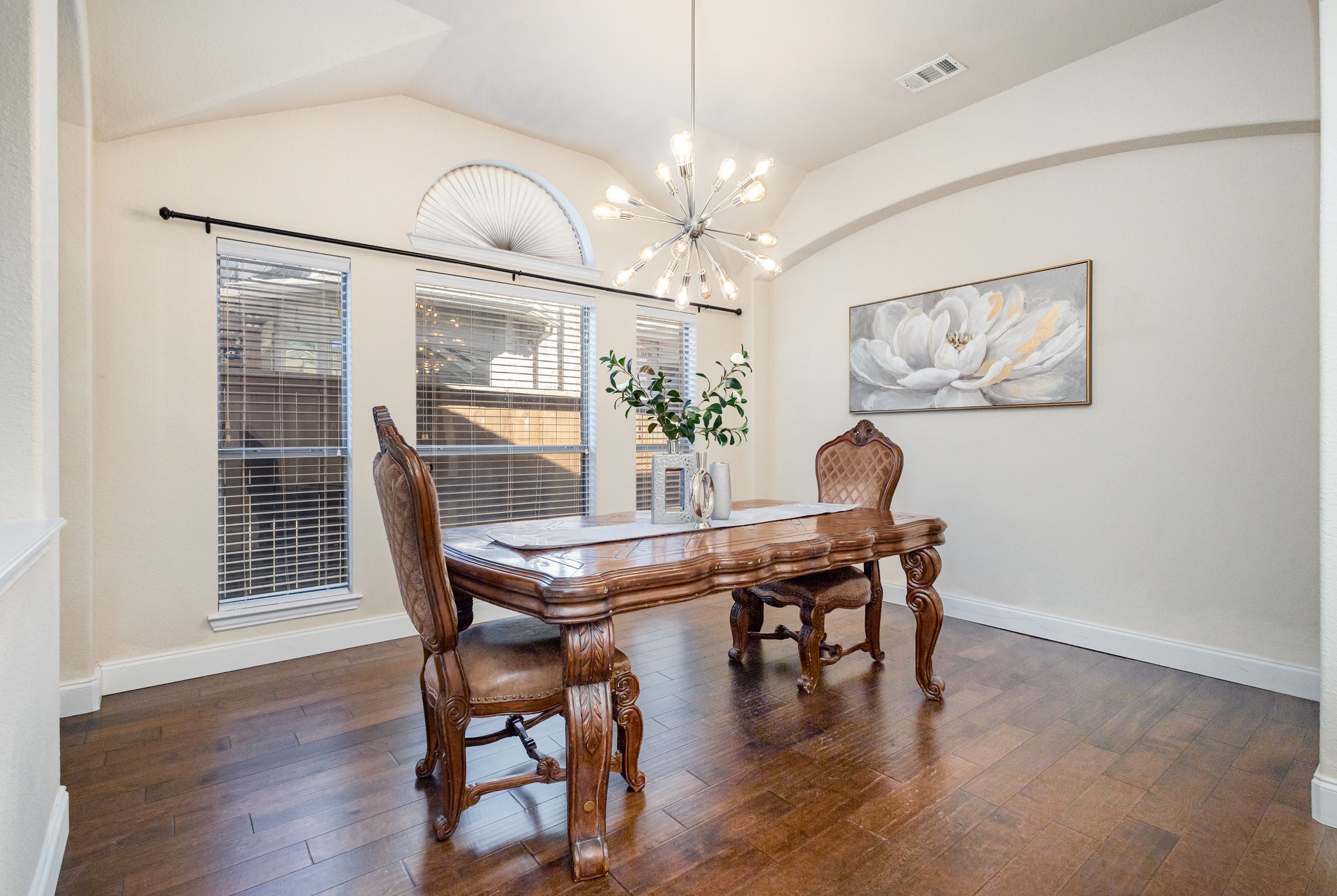 Roanoke, Texas, 76262, United States, 4 Bedrooms Bedrooms, ,3 BathroomsBathrooms,Residential,For Sale,1963102