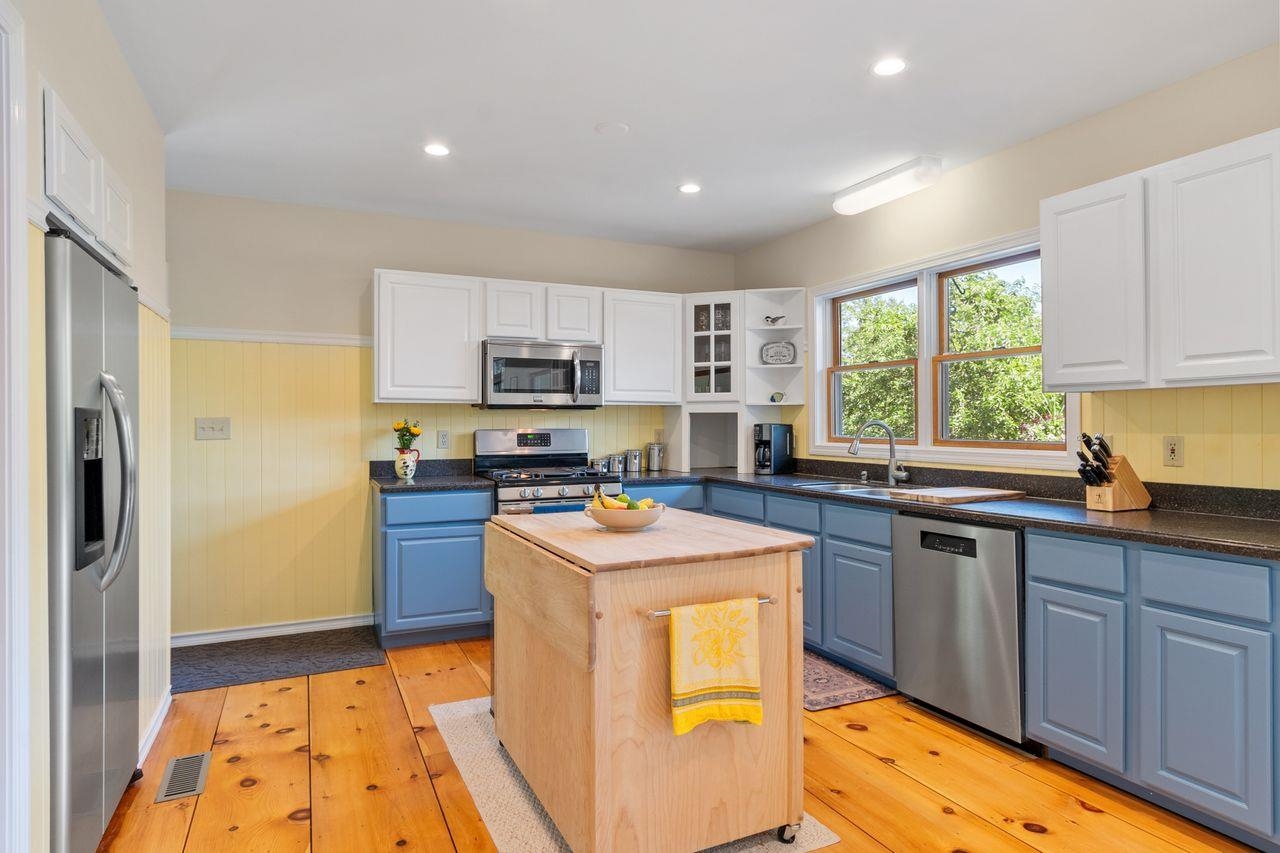 Nottingham, New Hampshire, 03290, United States, 3 Bedrooms Bedrooms, ,Residential,For Sale,1866436