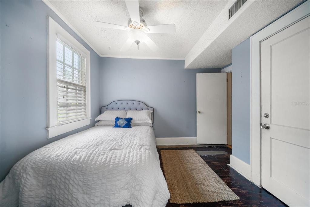 Clearwater, Florida, 33755, United States, 4 Bedrooms Bedrooms, ,3 BathroomsBathrooms,Residential,For Sale,1848993