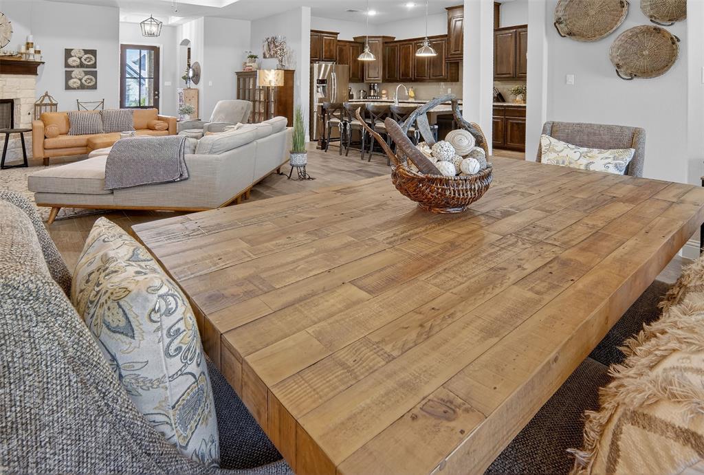 Weatherford, Texas, 76087, United States, 4 Bedrooms Bedrooms, ,3 BathroomsBathrooms,Residential,For Sale,2048794