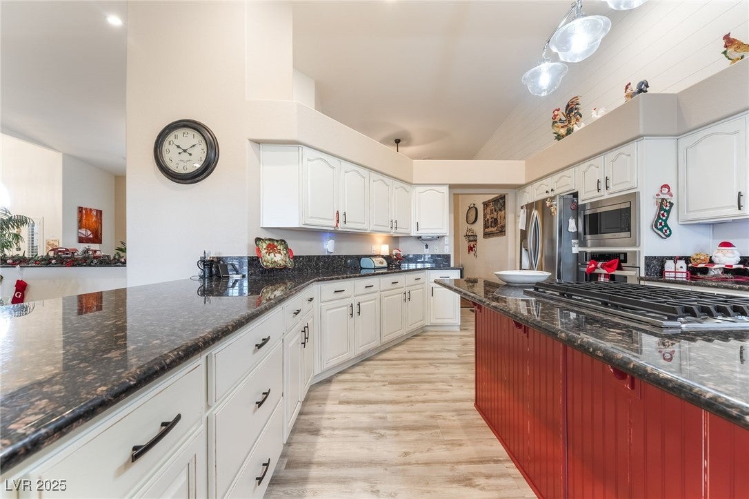 Henderson, Nevada, 89015, United States, 4 Bedrooms Bedrooms, ,3 BathroomsBathrooms,Residential,For Sale,2001549