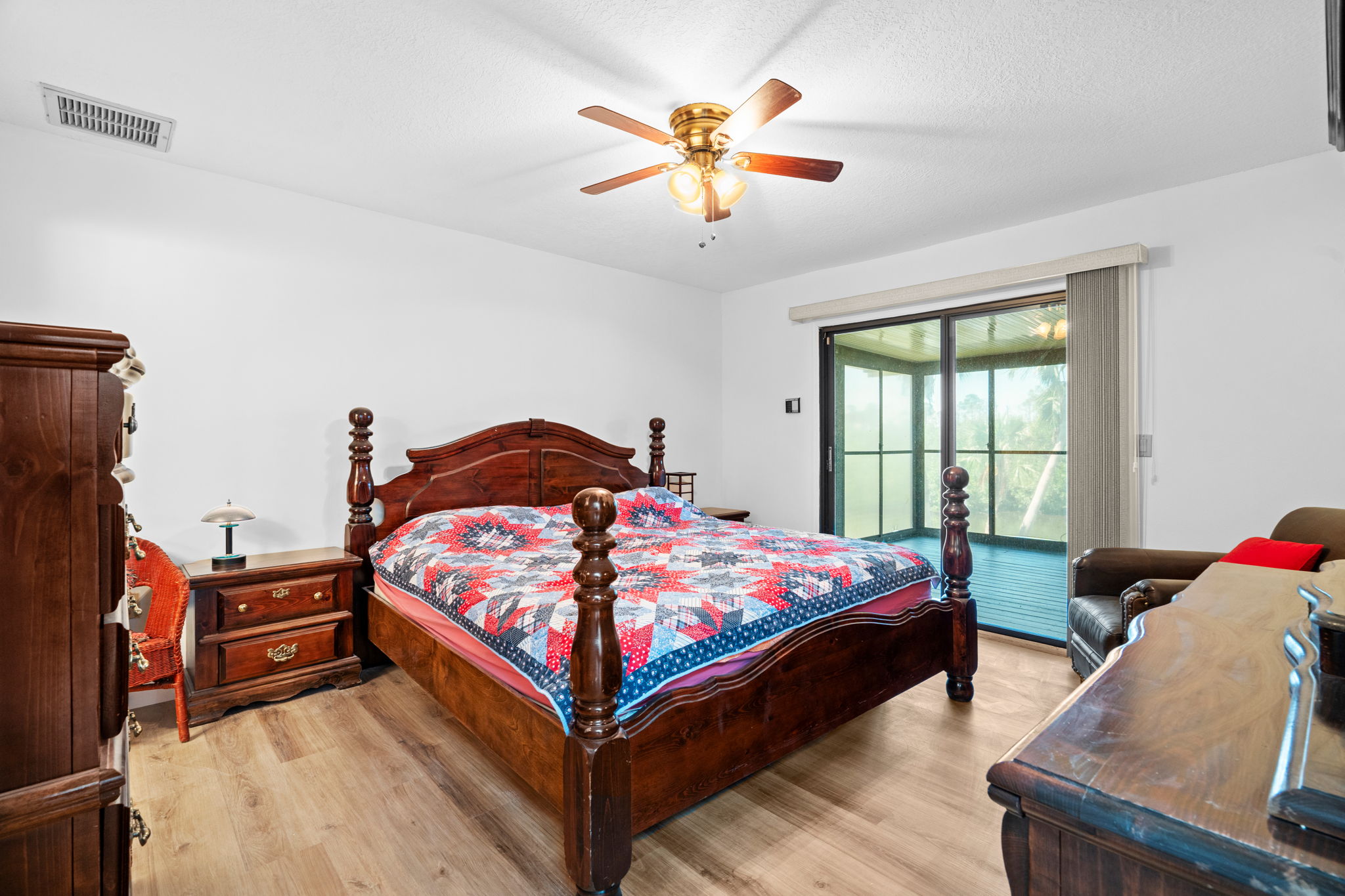 Tarpon Springs, Florida, 34689, United States, 3 Bedrooms Bedrooms, ,2 BathroomsBathrooms,Residential,For Sale,1976239