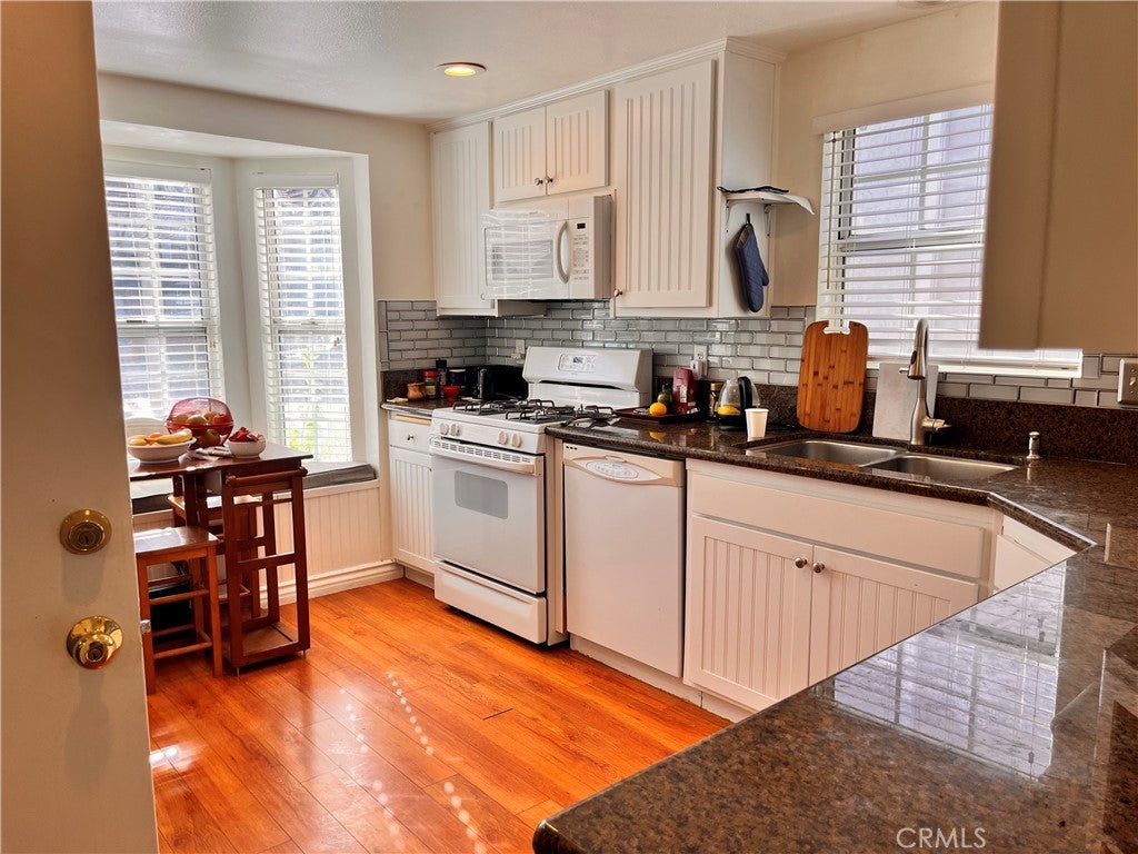 Canyon Country, California, 91351, United States, 3 Bedrooms Bedrooms, ,2 BathroomsBathrooms,Residential,For Sale,2006258