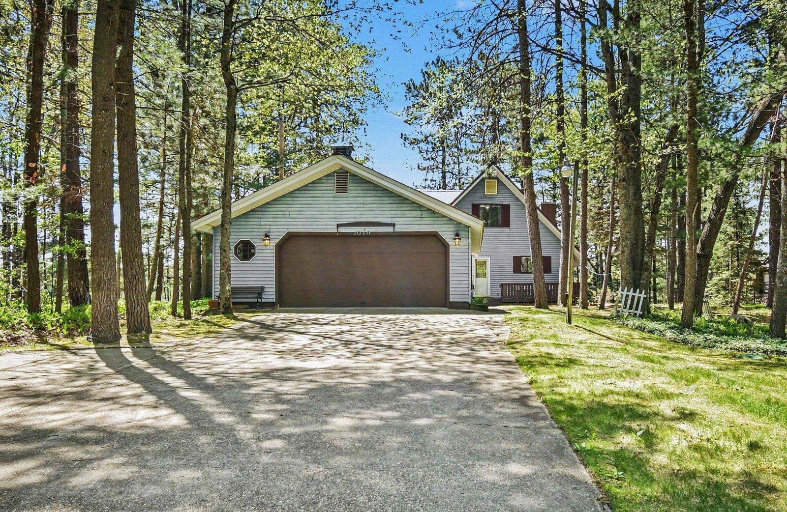 Harrison, Michigan, 48625, United States, 4 Bedrooms Bedrooms, ,2 BathroomsBathrooms,Residential,For Sale,2048024