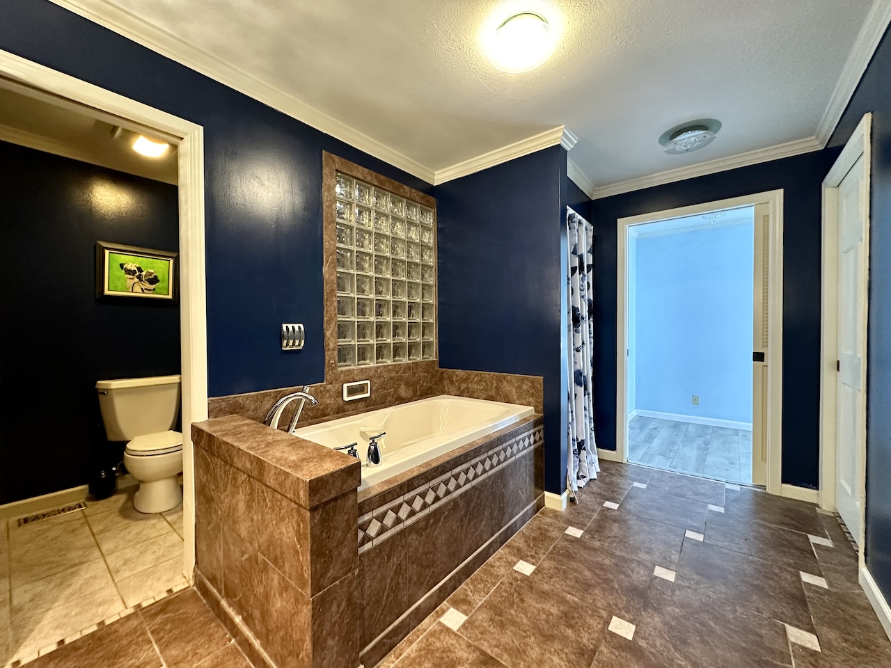 Union City, Tennessee, 38261, United States, 6 Bedrooms Bedrooms, ,5 BathroomsBathrooms,Residential,For Sale,1924324