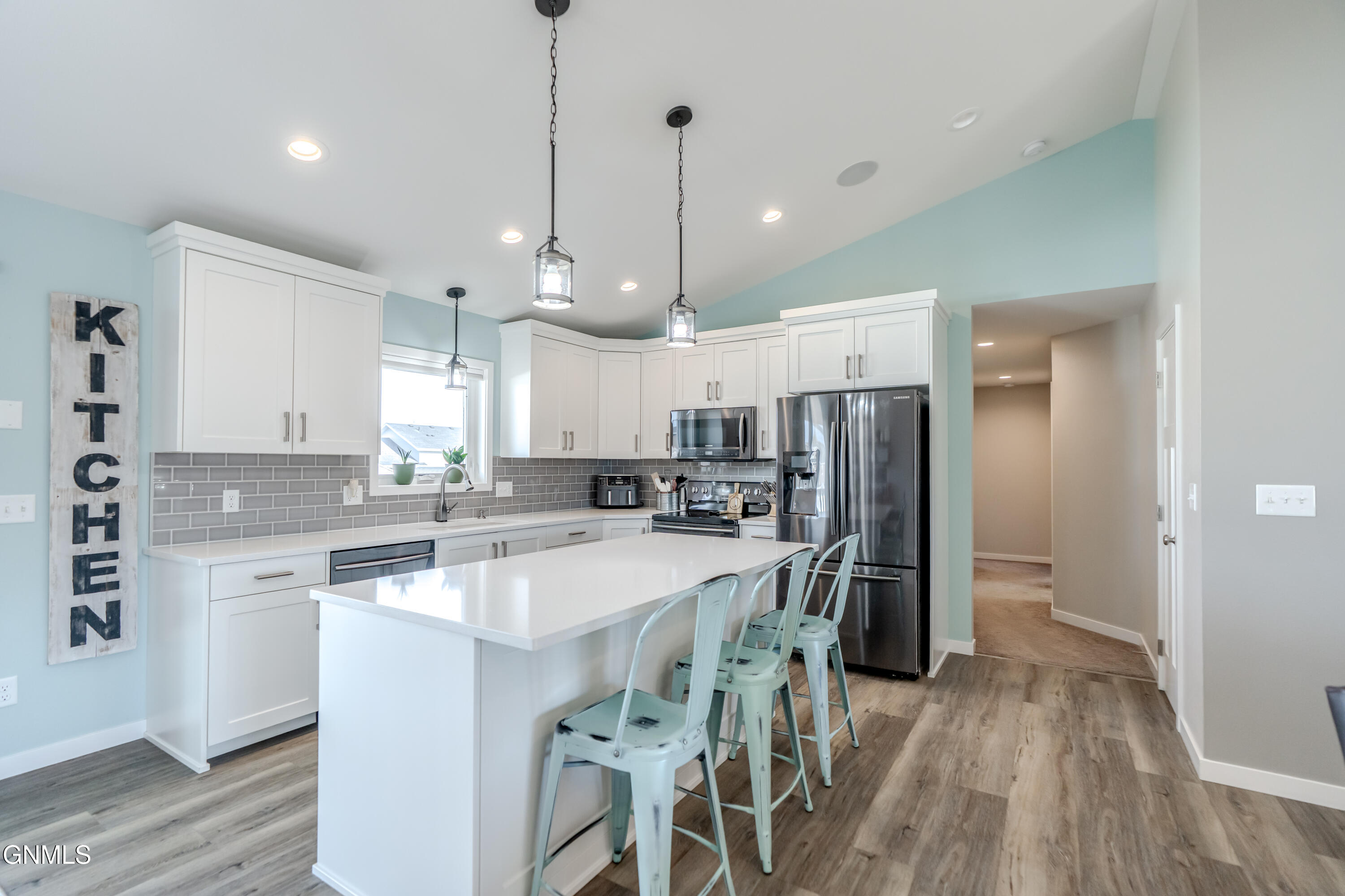 Bismarck, North Dakota, 58504, United States, 5 Bedrooms Bedrooms, ,2 BathroomsBathrooms,Residential,For Sale,1986096