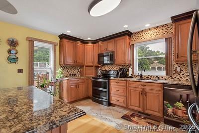 Wallingford, Connecticut, 06492, United States, 3 Bedrooms Bedrooms, ,3 BathroomsBathrooms,Residential,For Sale,1943624