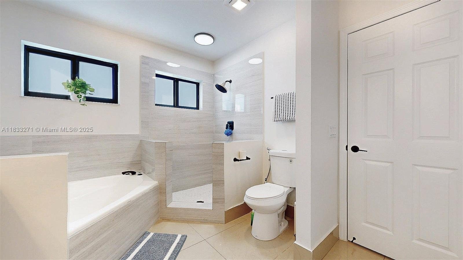 Homestead, Florida, 33033, United States, 5 Bedrooms Bedrooms, ,3 BathroomsBathrooms,Residential,For Sale,1937338