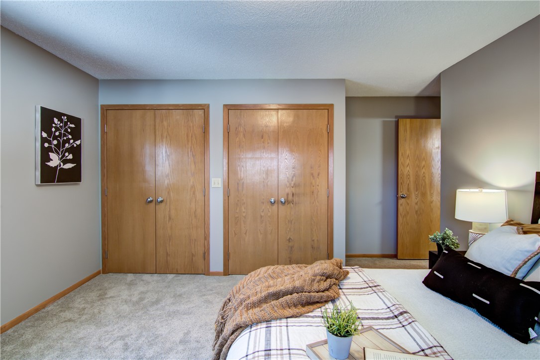 Eau Claire, Wisconsin, 54701, United States, 5 Bedrooms Bedrooms, ,4 BathroomsBathrooms,Residential,For Sale,1841509